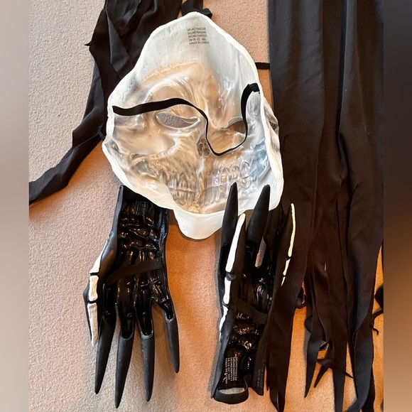 Spirit Halloween Grim Reaper Costume Size Small 8/10 Like New​ - Picture 6 of 6